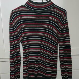 Mountain lake turtle neck